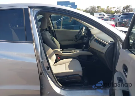 2018 Honda Hr-V Lx z USA, uszkodzony, nr VIN 3CZRU5H3XJM716100